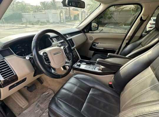 Range Rover vouge SE 2015 Gcc for sale