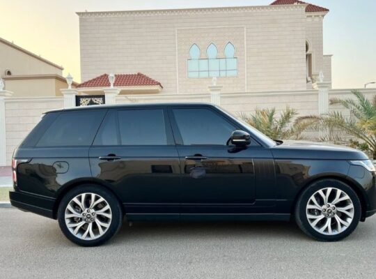 Range Rover vouge SE 2018 Gcc for sale