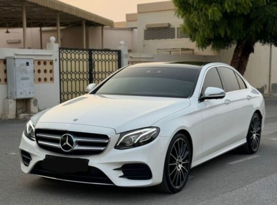 Mercedes E300 full option Gcc 2018 for sale