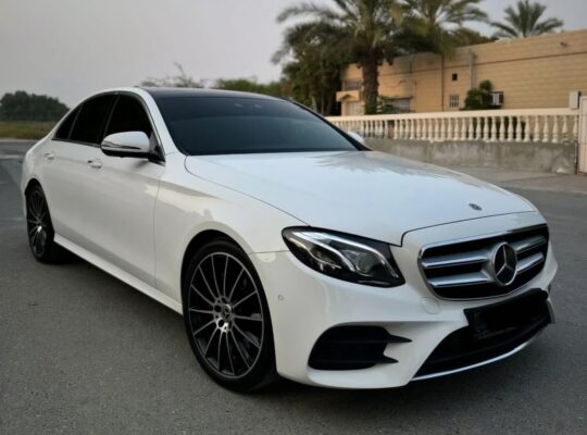 Mercedes E300 full option Gcc 2018 for sale