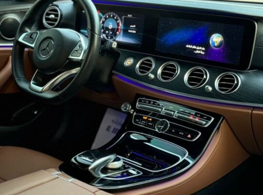 Mercedes E300 full option Gcc 2018 for sale