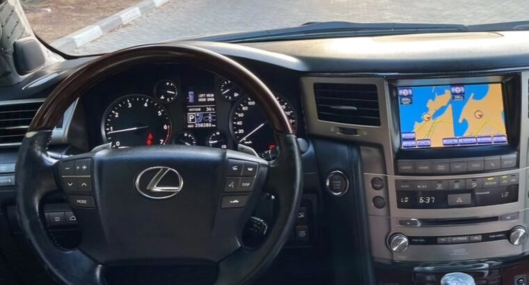 Lexus LX570 full option 2014 Gcc in good conditio