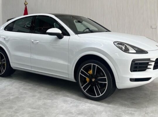 Porsche Cayenne coupe 2023 Gcc full option for sa