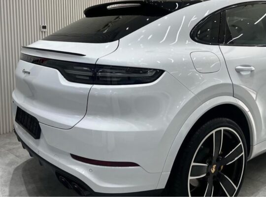 Porsche Cayenne coupe 2023 Gcc full option for sa