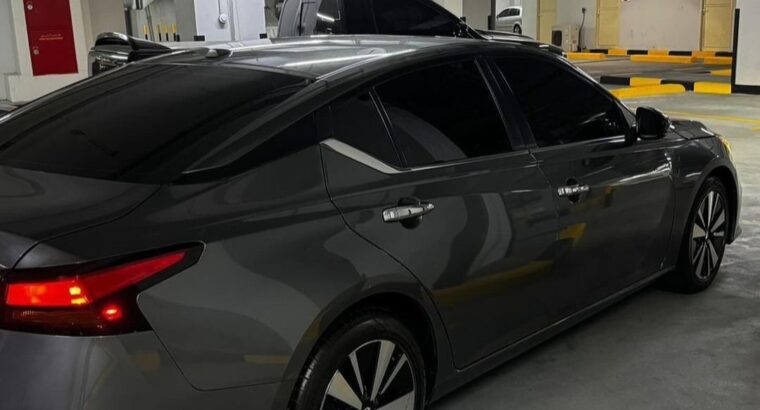 Nissan altima sv 2021 usa imported in good condit