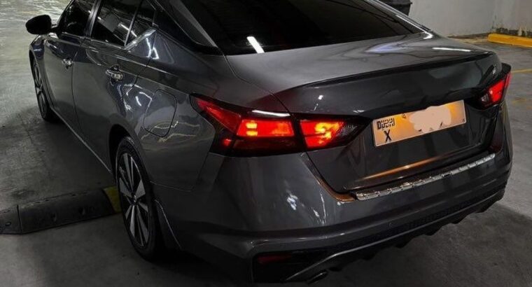 Nissan altima sv 2021 usa imported in good condit