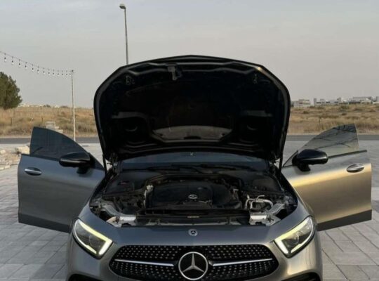 Mercedes CLS350 full option 2019 Gcc for sale.