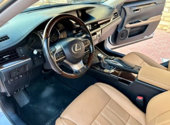 Lexus ES350 2016 full option usa imported for sa