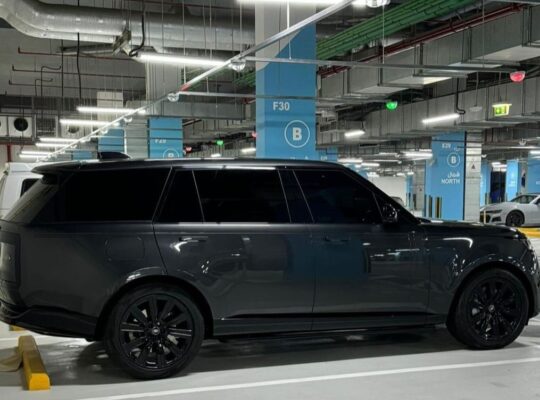 Range Rover vouge SE 2023 P530 usa imported for s