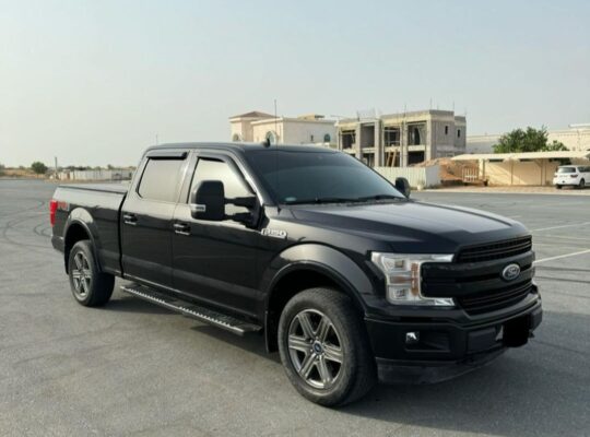 Ford F150 lariat 5.0L 2020 in perfect condition 20