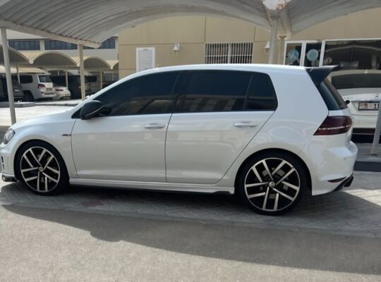 Volkswagen Golf R 2016 Gcc full option