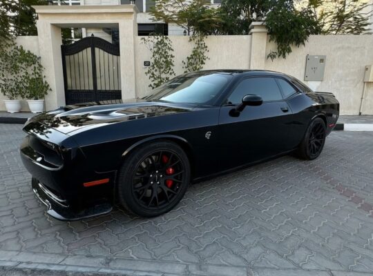 Dodge challenger Hellcat 2016 Gcc for sale