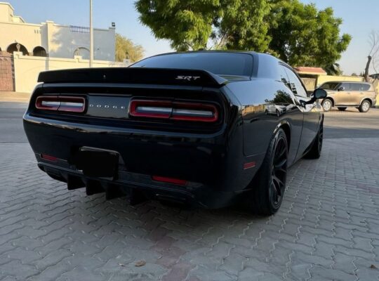 Dodge challenger Hellcat 2016 Gcc for sale