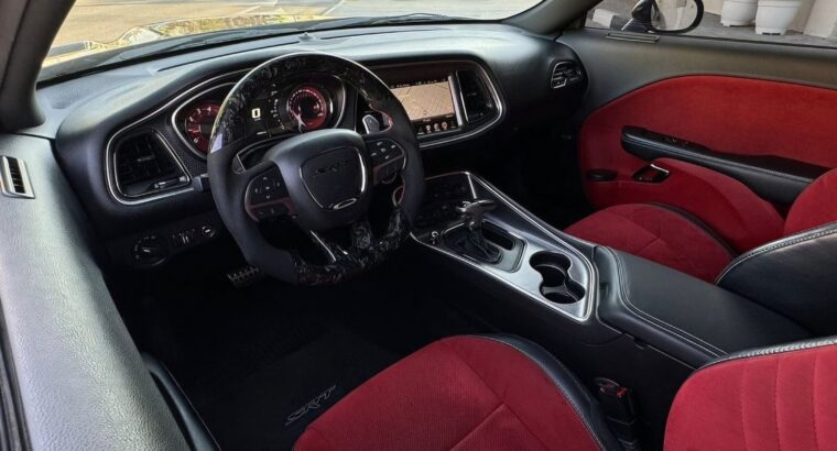 Dodge challenger Hellcat 2016 Gcc for sale