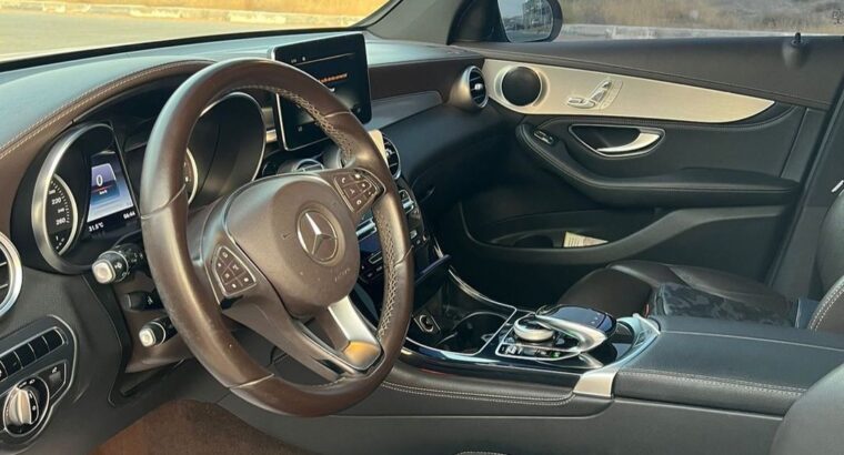 Mercedes GLC300 full option Gcc 2016 for sale