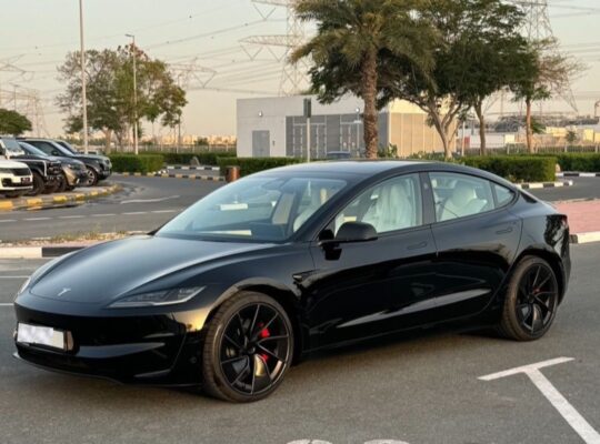 Tesla model 3 performance 2024 Gcc 0km