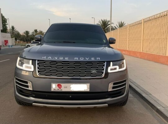 Range Rover vouge SE 2018 Gcc in good condition