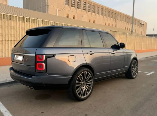 Range Rover vouge SE 2018 Gcc in good condition