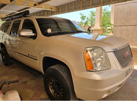 Gmc Youkon XL 2012 Gcc full option for sale