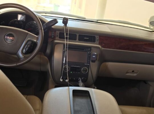 Gmc Youkon XL 2012 Gcc full option for sale