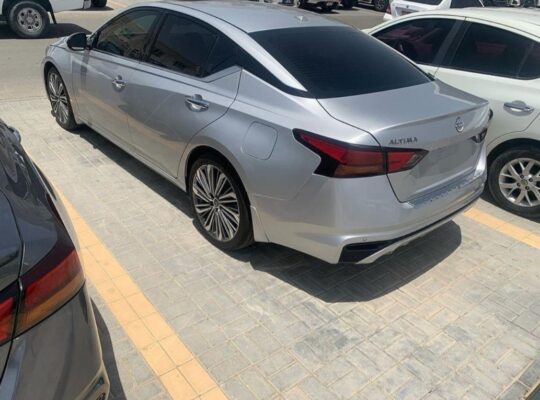 Nissan altima SL 2023 full option usa imported