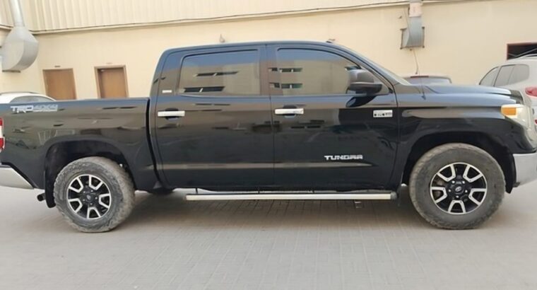 Toyota Tundra full option 2015 usa imported