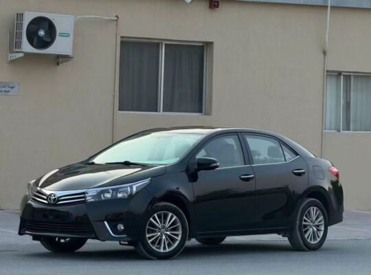 Toyota Corolla SE+ full option 2015 Gcc for sale