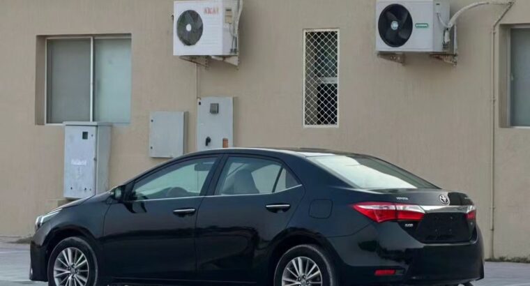 Toyota Corolla SE+ full option 2015 Gcc for sale