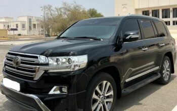 Toyota Land cruiser VXR 5.7L full option 2018 Gcc