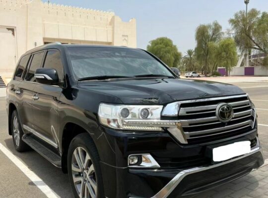 Toyota Land cruiser VXR 5.7L full option 2018 Gcc