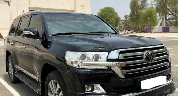 Toyota Land cruiser VXR 5.7L full option 2018 Gcc