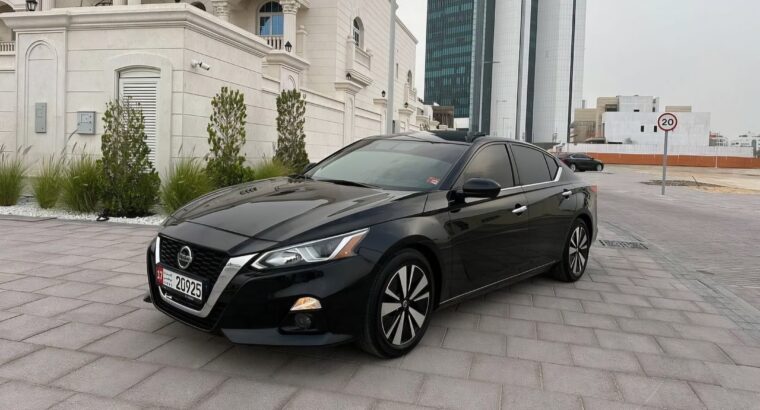 Nissan altima Sv full option 2020 Gcc for sale