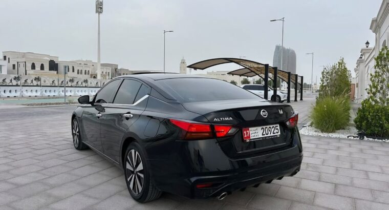 Nissan altima Sv full option 2020 Gcc for sale