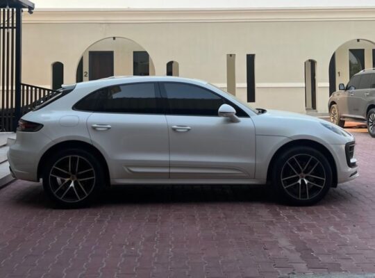 Porsche Macan 2023 Gcc in perfect condition