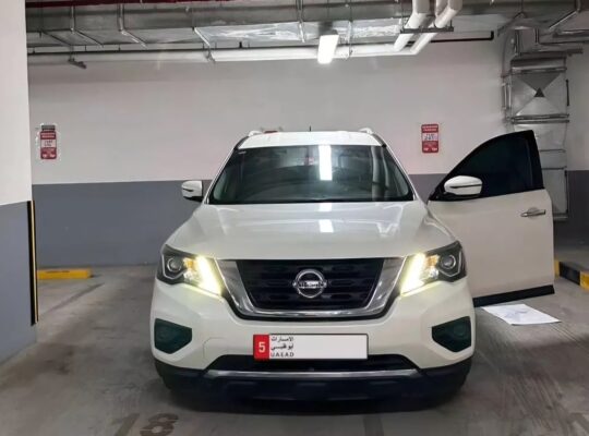 Nissan Pathfinder full option 2018 Gcc for sale