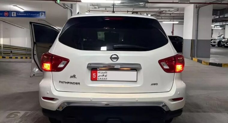 Nissan Pathfinder full option 2018 Gcc for sale
