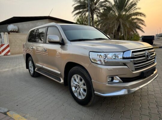 Toyota Land cruiser GXR 2018 in good condition