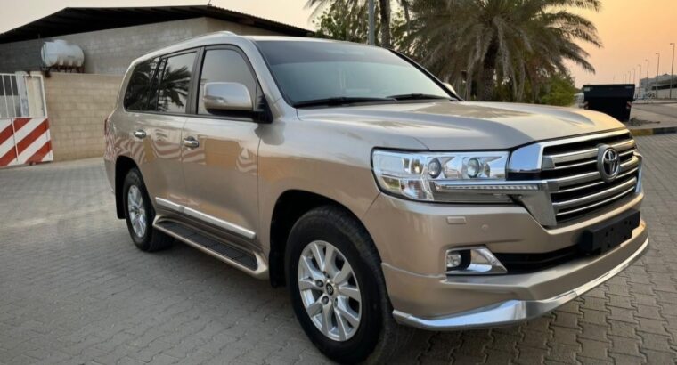 Toyota Land cruiser GXR 2018 in good condition