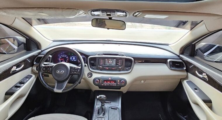 Kia Sorento full option 2018 Gcc for sale