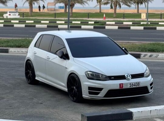 Volkswagen Golf R 2016 Gcc for sale