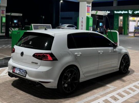 Volkswagen Golf R 2016 Gcc for sale