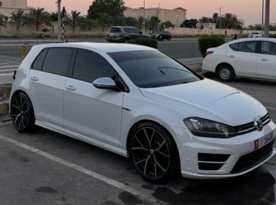 Volkswagen Golf R 2016 Gcc for sale