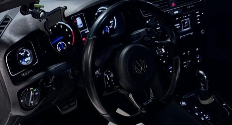 Volkswagen Golf R 2016 Gcc for sale