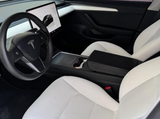 Tesla model 3 performance 2023 Gcc for sale