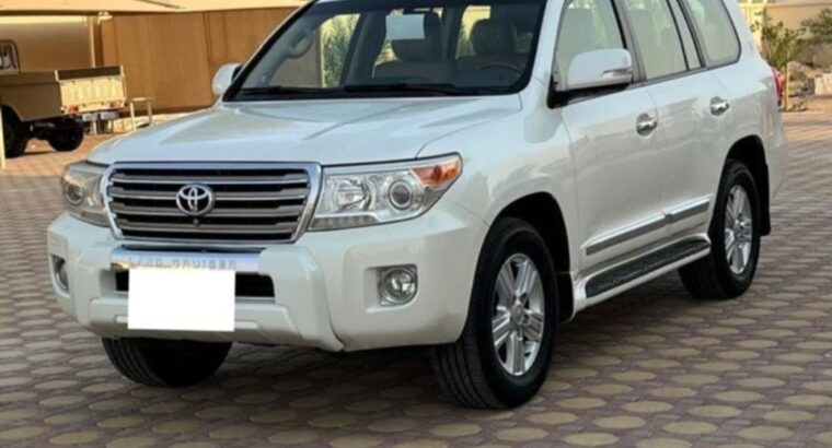 Toyota Land cruiser vxr 5.7 full option 2014 for