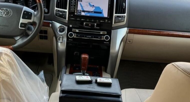 Toyota Land cruiser vxr 5.7 full option 2014 for