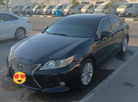 Lexus ES350 in good condition 2013 usa imported