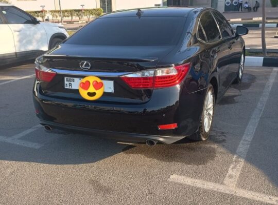 Lexus ES350 in good condition 2013 usa imported