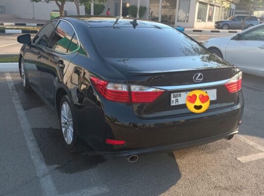 Lexus ES350 in good condition 2013 usa imported