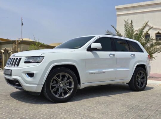 Jeep Grand Cherokee overland 2016 Gcc for sale